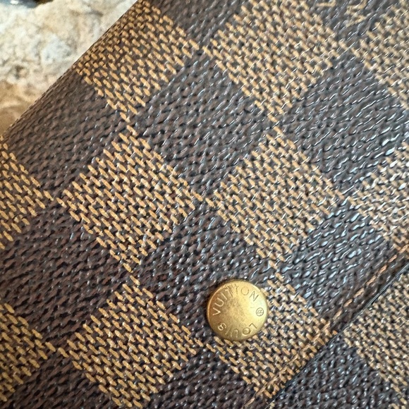 Louis Vuitton Damier Canvas Wallet - Picture 6 of 16